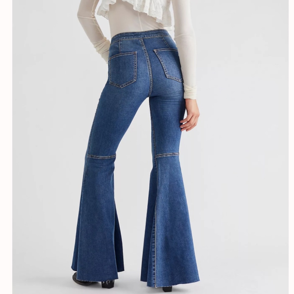 FREE PEOPLE HIGH RISE STRETCH SUPER FLARE JEANS